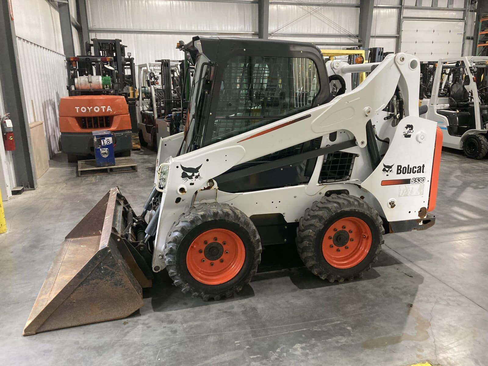 Bobcat S530 en almacén - Renta de minicargadores Monterrey